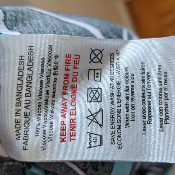 Button Up - Picture 4 of 4